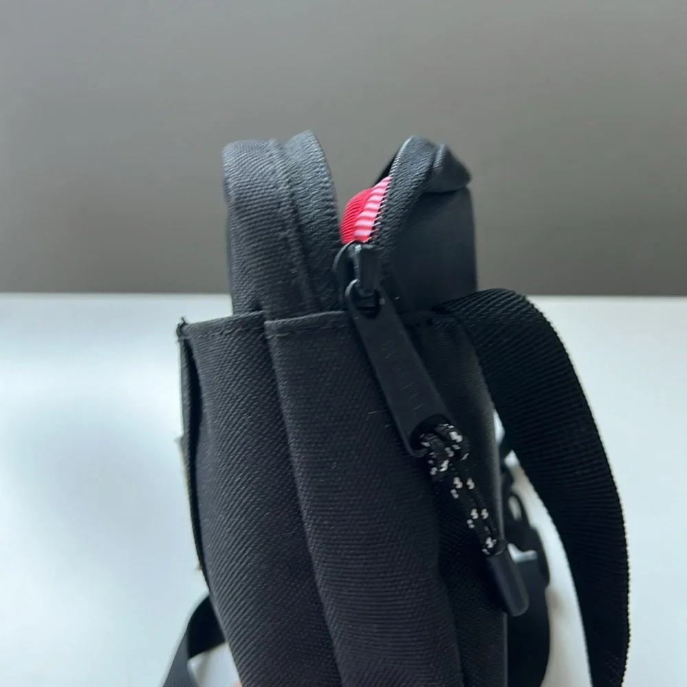 Black Cruz Crossbody Herschel Bag, 0.5L - Picture 5 of 5